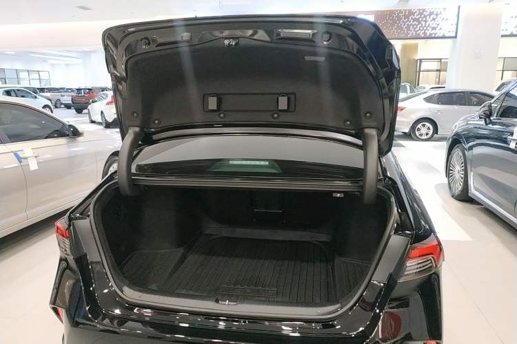 Used Honda Inspire 2025 260TURBO Elite Edition Trunk