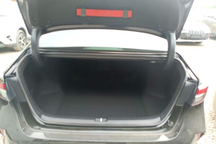 Used Honda Inspire 2025 260TURBO Elegant Edition Trunk