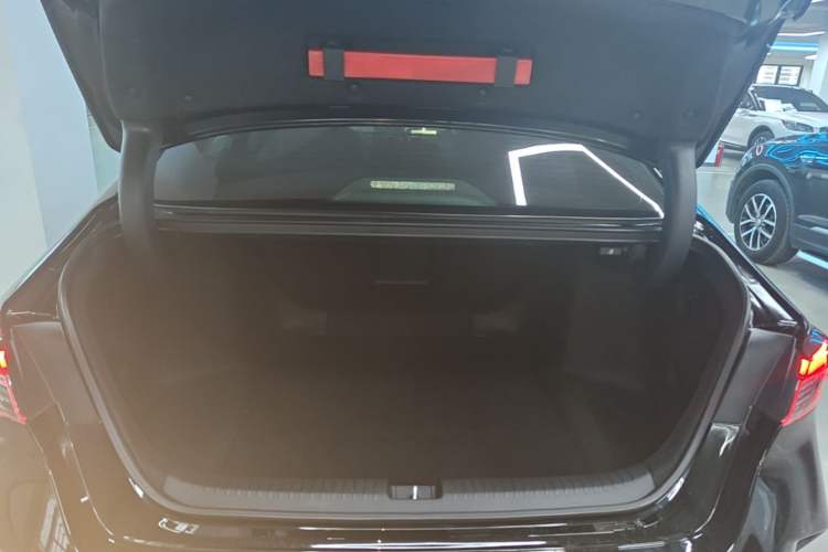 Used Honda Inspire 2025 260TURBO Elite Edition Trunk