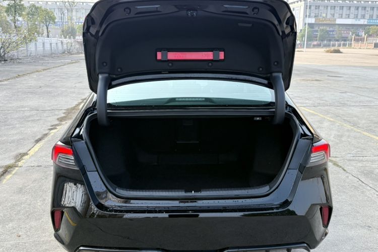 Used Honda Inspire 2025 260TURBO Elegant Edition Trunk