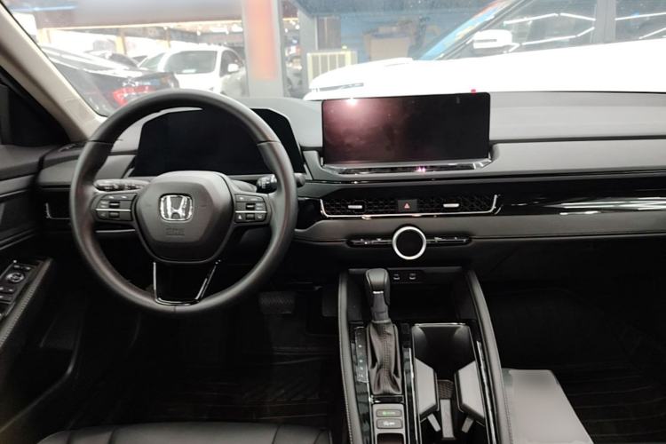 Used Honda Inspire 2025 260TURBO Elite Edition Center Console