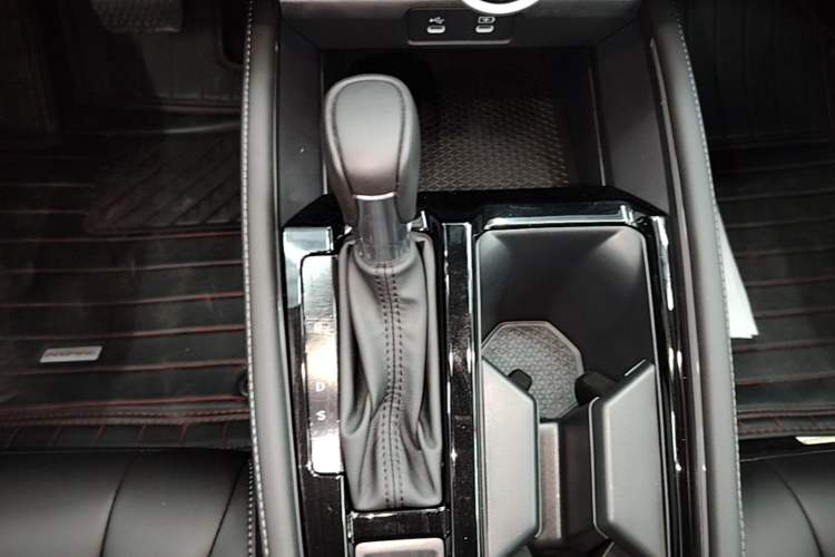 Used Honda Inspire 2025 260TURBO Elite Edition Gear Lever