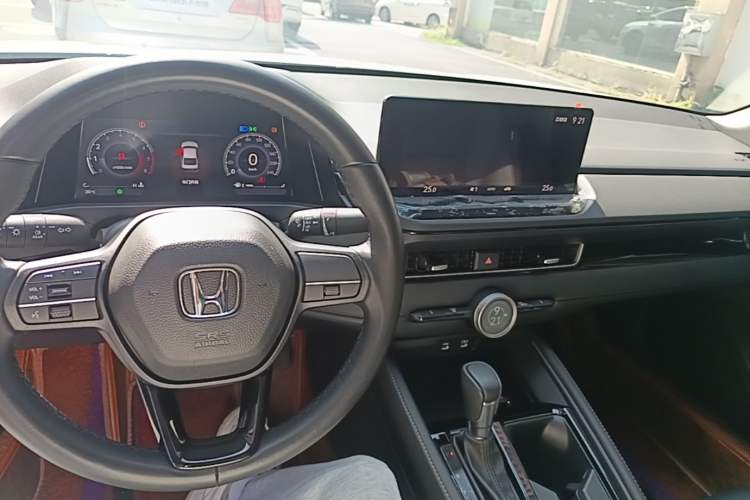 Used Honda Inspire 2025 260TURBO Elegant Edition Center Console