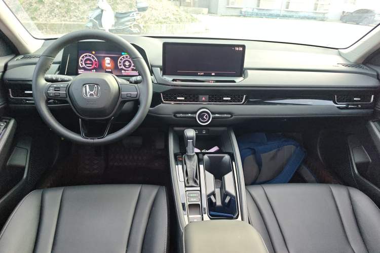 Used Honda Inspire 2025 260TURBO Elegant Edition Center Console