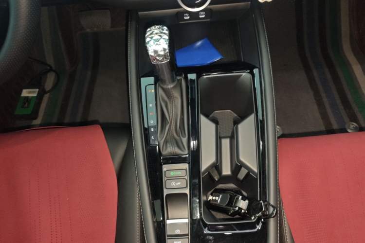 Used Honda Inspire 2025 260TURBO Elite Edition Gear Lever