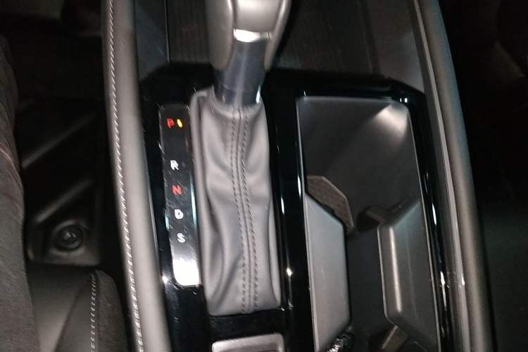 Used Honda Inspire 2025 260TURBO Elegant Edition Gear Lever