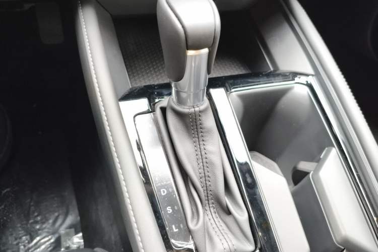 Used Honda Inspire 2025 260TURBO Elegant Edition Gear Lever