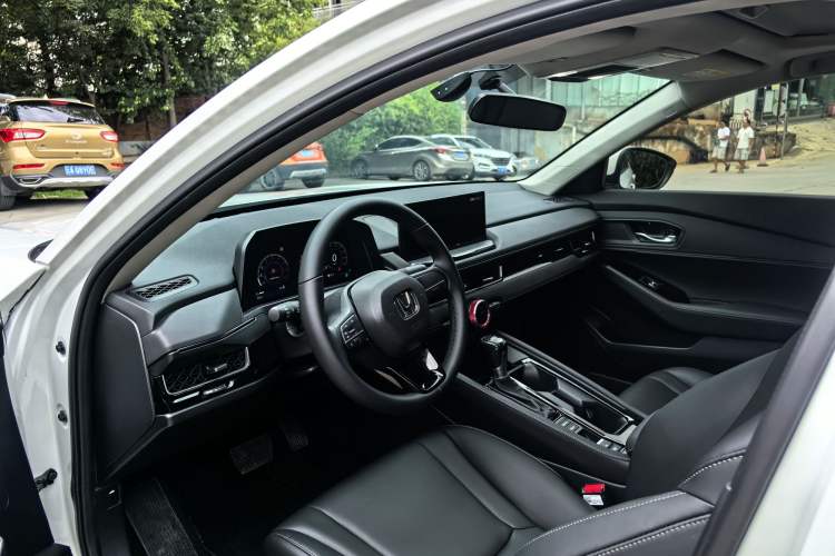 Used Honda Inspire 2025 260TURBO Elegant Edition Interior 3