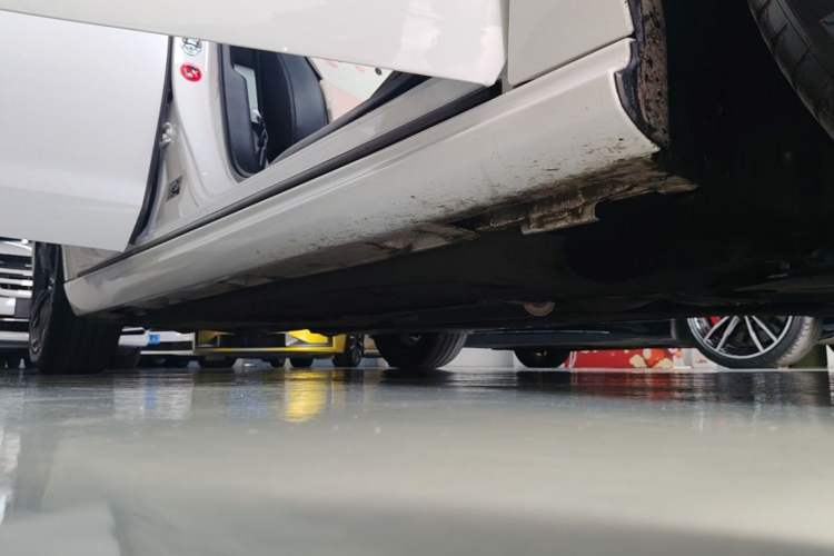Used Honda Inspire 2025 260TURBO Elegant Edition Right Side Sill