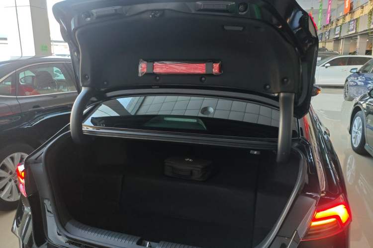 Used Honda Inspire New Energy 2023 ePHEV Prestige Edition Trunk