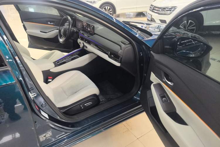 Used Honda Inspire New Energy 2023 ePHEV Smart Edition Interior 3
