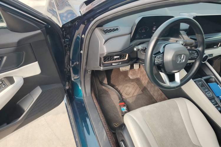 Used Honda Inspire New Energy 2023 ePHEV Smart Edition Interior 3
