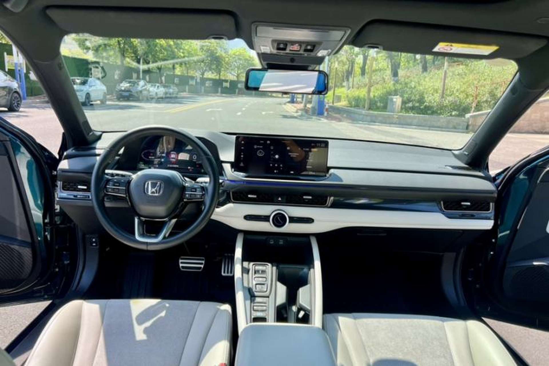 Used Honda Inspire New Energy 2023 ePHEV Smart Edition Interior 4