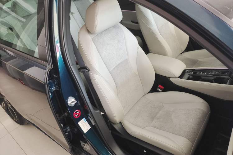 Used Honda Inspire New Energy 2023 ePHEV Smart Edition Right Front Seat