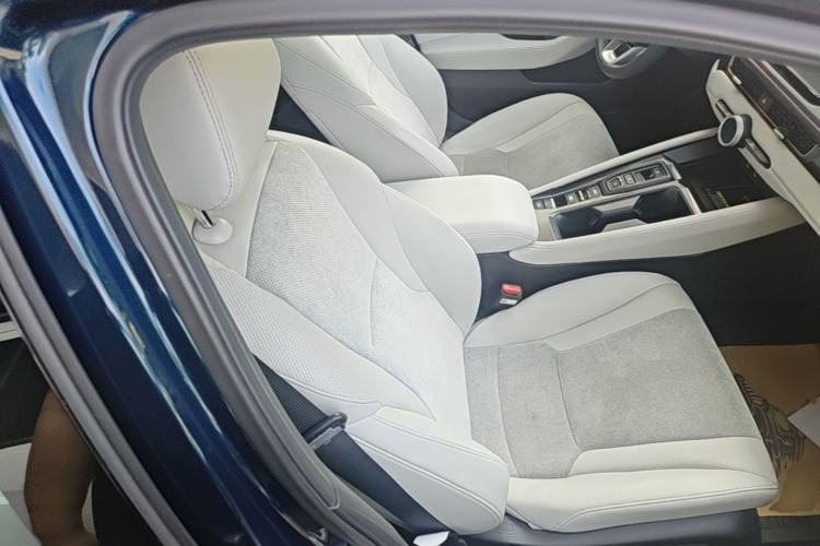 Used Honda Inspire New Energy 2023 ePHEV Smart Edition Right Front Seat