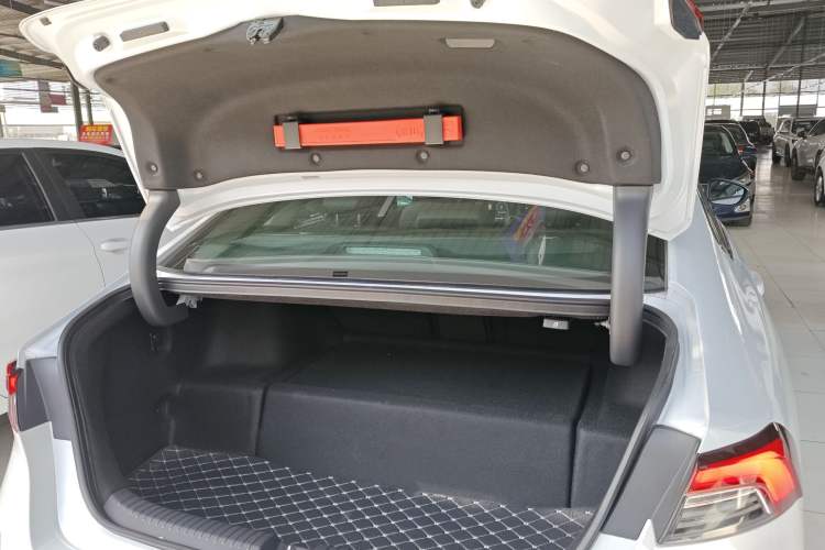 Used Honda Inspire New Energy 2023 ePHEV Prestige Edition Trunk