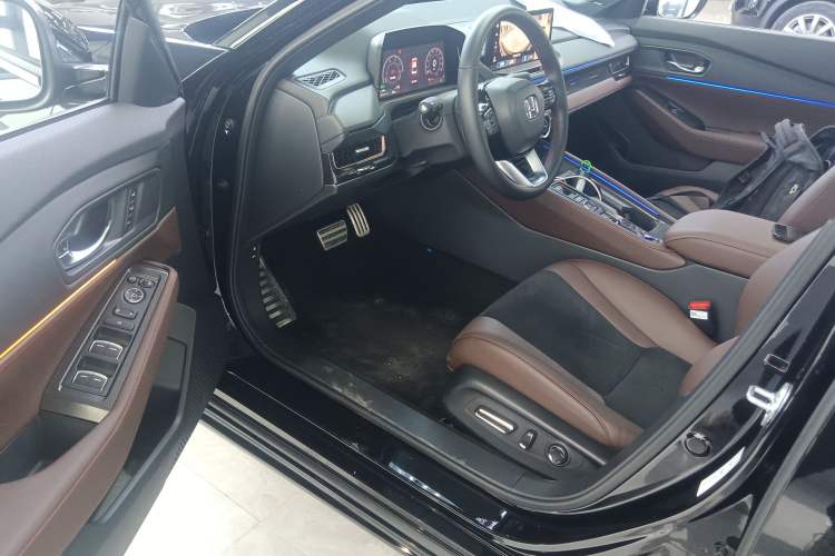Used Honda Inspire New Energy 2025 Model—e:PHEV Smart Shine Version Driver Seat