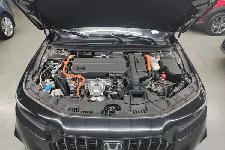 Used Honda Inspire New Energy 2025 Model—e:PHEV Smart Shine Version Engine Bay