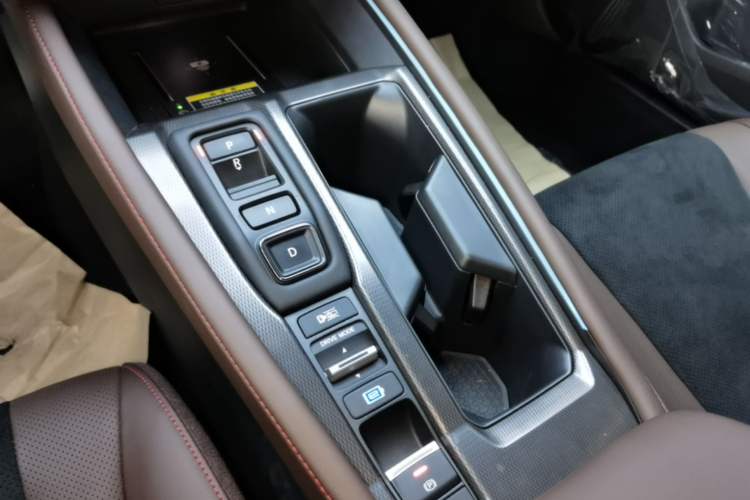 Used Honda Inspire New Energy 2025 Model—e:PHEV Smart Shine Version Gear Lever
