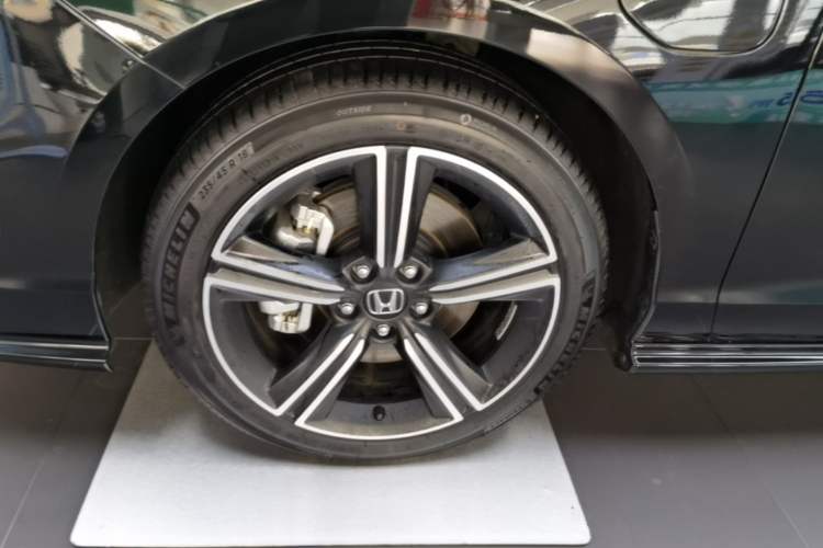 Used Honda Inspire New Energy 2025 Model—e:PHEV Smart Shine Version Left Front Wheel Hub