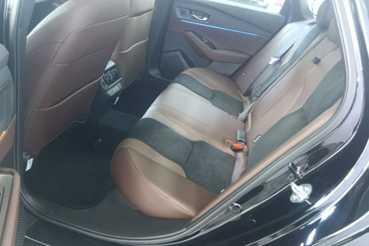 Used Honda Inspire New Energy 2025 Model—e:PHEV Smart Shine Version Left Rear Seat