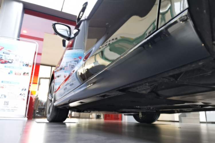 Used Honda Inspire New Energy 2025 Model—e:PHEV Smart Shine Version Left Side Sill