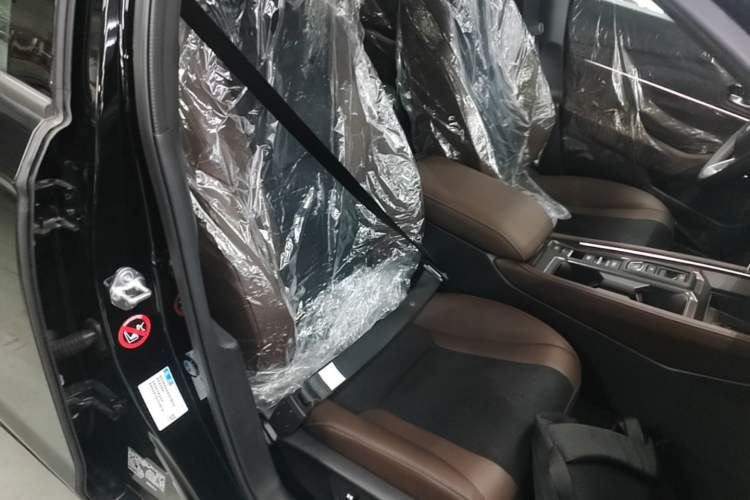 Used Honda Inspire New Energy 2025 Model—e:PHEV Smart Shine Version Right Front Seat