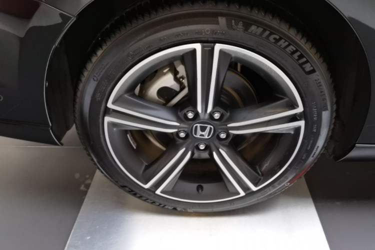Used Honda Inspire New Energy 2025 Model—e:PHEV Smart Shine Version Right Rear Wheel Hub