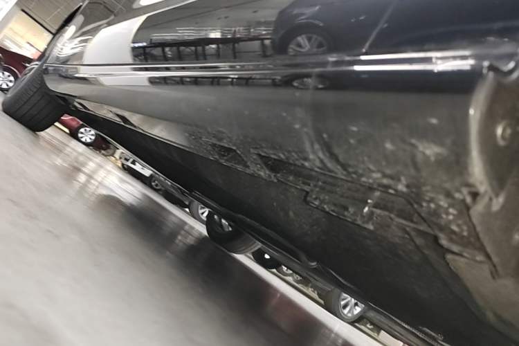 Used Honda Inspire New Energy 2025 Model—e:PHEV Smart Shine Version Right Side Sill