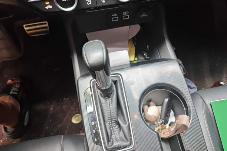 Used Honda Integra 2022 240TURBO CVT Phantom Night Luxury Edition Gear Lever