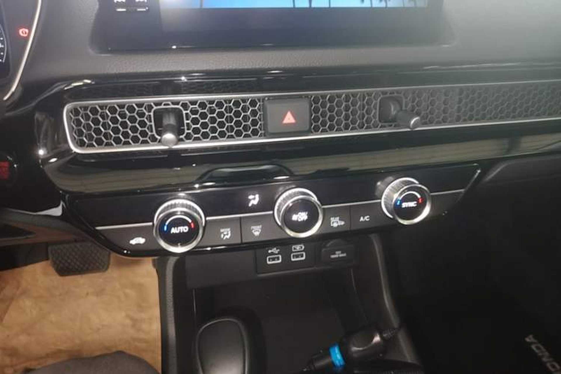 Used Honda Integra 2022 240TURBO CVT Luxury Edition Audio And AC Panel