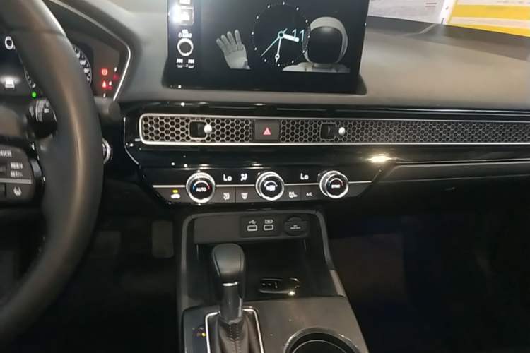 Used Honda Integra 2022 240TURBO CVT Luxury Edition Audio And AC Panel