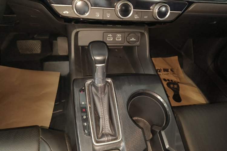 Used Honda Integra 2022 240TURBO CVT Luxury Edition Gear Lever