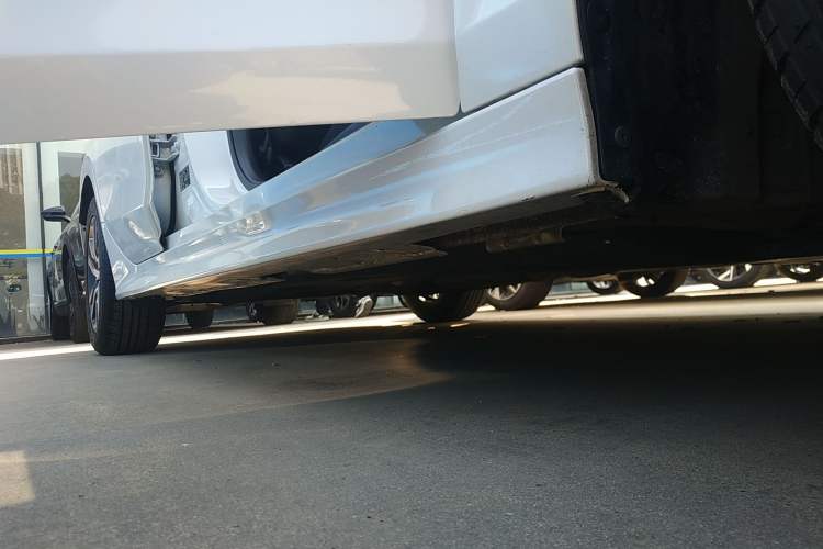 Used Honda Integra 2022 240TURBO CVT Technology Edition Right Side Sill