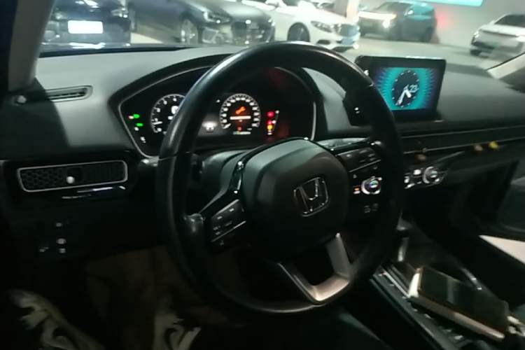 Used Honda Integra 2023 HATCHBACK 240TURBO CVT Phantom Night Luxury Edition Center Console
