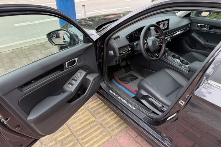 Used Honda Integra 2023 240TURBO CVT Tech Edition Interior 2