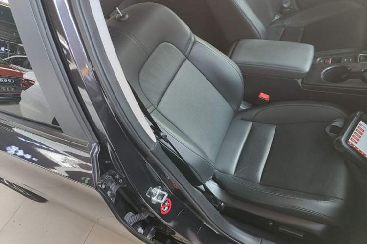 Used Honda Integra 2023 240TURBO CVT Smart Enjoyment Version Right Front Seat