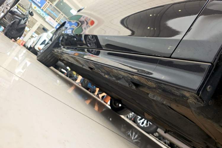 Used Honda Integra 2023 240TURBO CVT Luxury Edition Right Side Sill