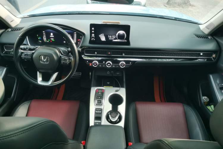 Used Honda Integra 2023 2.0L eHEV Sharp – Premium Edition Center Console
