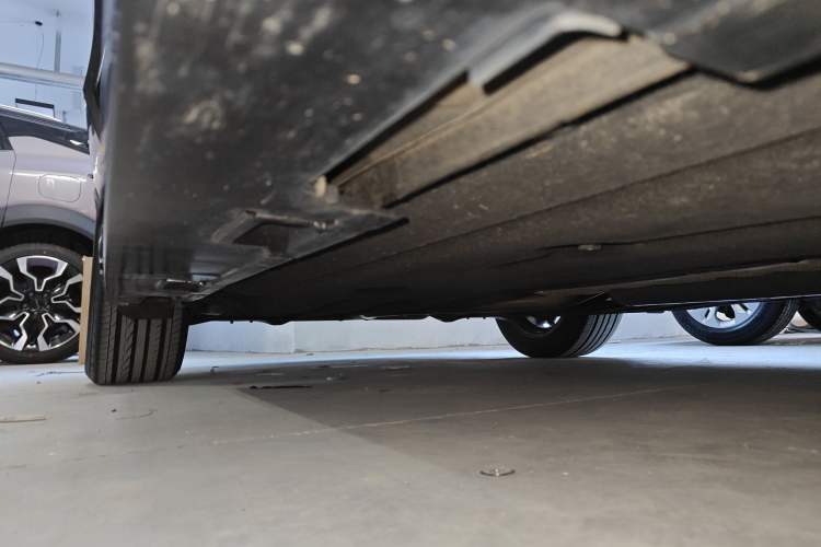 Used Honda Integra 2023 240TURBO CVT Tech Edition Right Side Sill