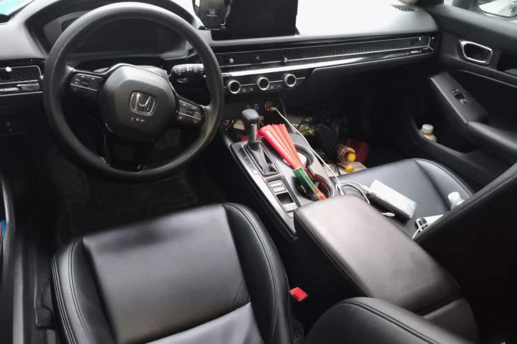 Used Honda Integra 2023 HATCHBACK 240TURBO CVT Trendsetting Edition Center Console