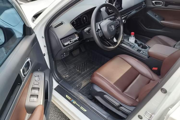 Used Honda Integra 2023 240TURBO CVT Tech Edition Driver Seat