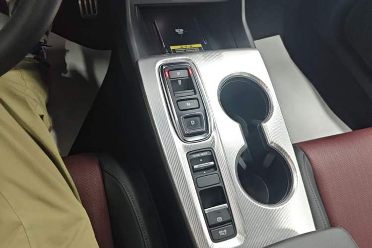 Used Honda Integra 2023 2.0L eHEV Sharp – Premium Edition Gear Lever
