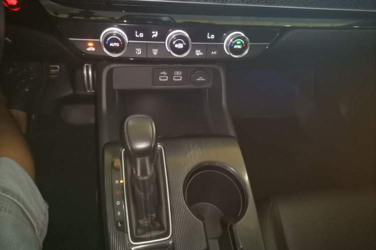 Used Honda Integra 2023 240TURBO CVT Phantom Night·Luxury Edition Gear Lever