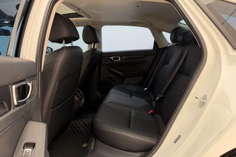 Used Honda Integra 2023 240TURBO CVT Tech Edition Interior 4