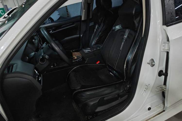 Used Honda Integra 2023 240TURBO CVT Tech Edition Left Front Seat