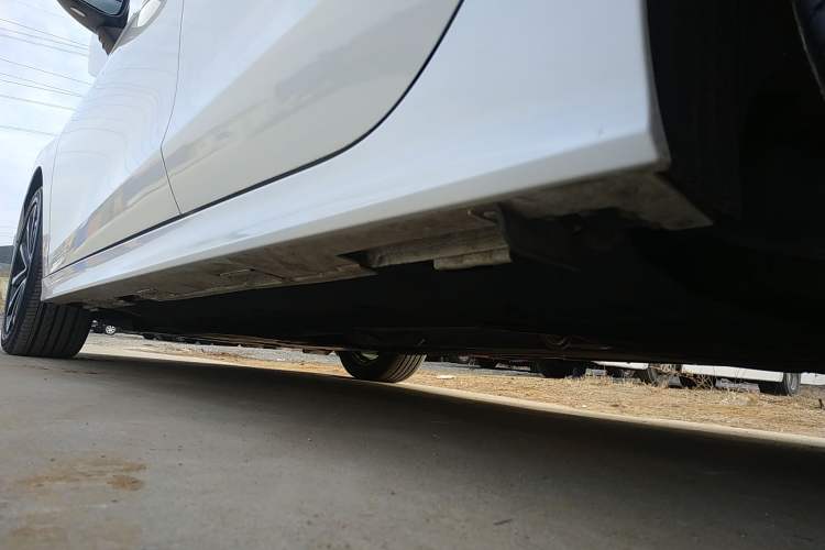 Used Honda Integra 2023 HATCHBACK 240TURBO CVT Trendsetting Edition Left Side Sill
