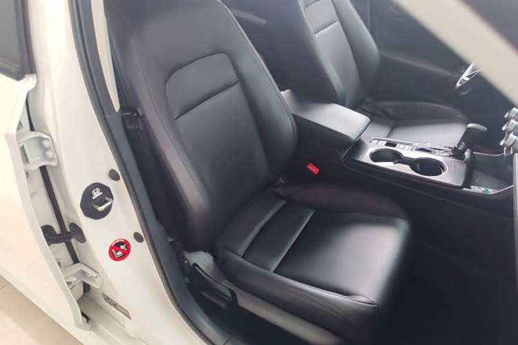 Used Honda Integra 2023 240TURBO CVT Tech Edition Right Front Seat