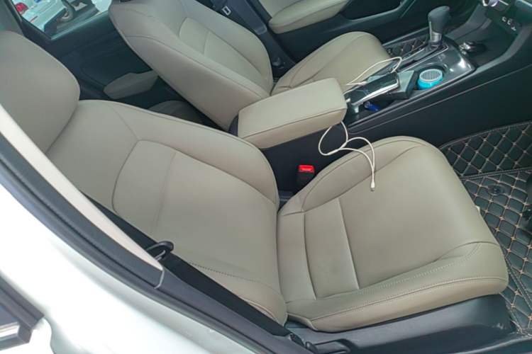 Used Honda Integra 2023 240TURBO CVT Tech Edition Right Front Seat