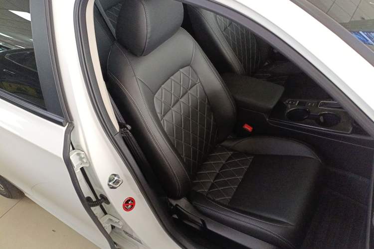 Used Honda Integra 2023 240TURBO CVT Tech Edition Right Front Seat